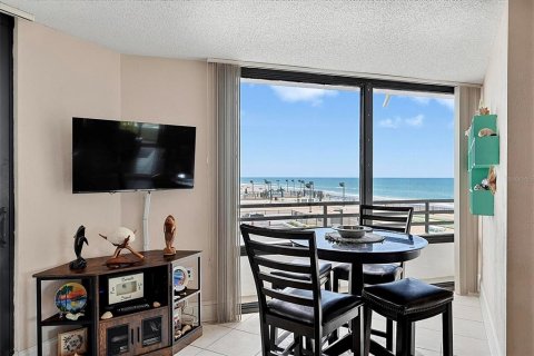 Condo in Daytona Beach, Florida, 2 bedrooms  № 2198601 - photo 13