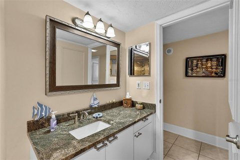 Condo in Daytona Beach, Florida, 2 bedrooms  № 2198601 - photo 21