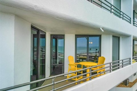 Condo in Daytona Beach, Florida, 2 bedrooms  № 2198601 - photo 25