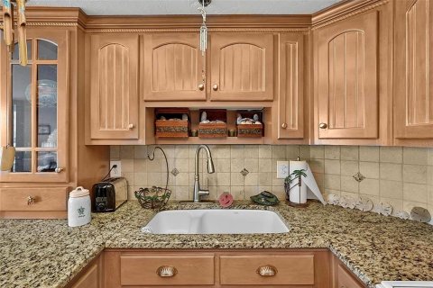 Condo in Daytona Beach, Florida, 2 bedrooms  № 2198601 - photo 3