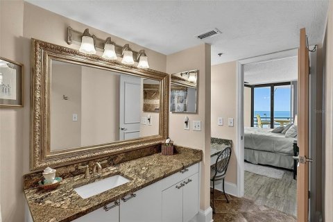 Condo in Daytona Beach, Florida, 2 bedrooms  № 2198601 - photo 20