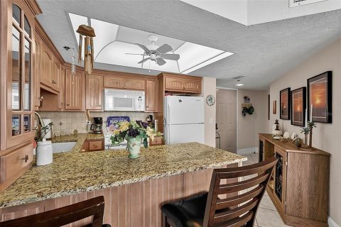 Condo in Daytona Beach, Florida, 2 bedrooms  № 2198601 - photo 5