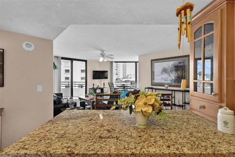 Condo in Daytona Beach, Florida, 2 bedrooms  № 2198601 - photo 7