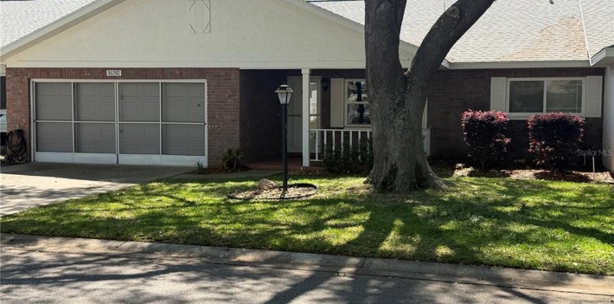House in Ocala, Florida 2 bedrooms, 143.16 sq.m. № 2157889