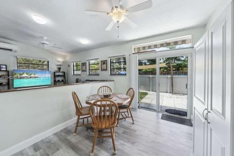 Casa en venta en Fort Lauderdale, Florida, 3 dormitorios, 135.27 m2 № 1836345 - foto 11