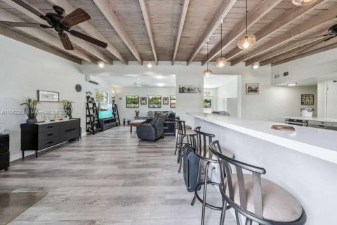 Casa en venta en Fort Lauderdale, Florida, 3 dormitorios, 135.27 m2 № 1836345 - foto 4