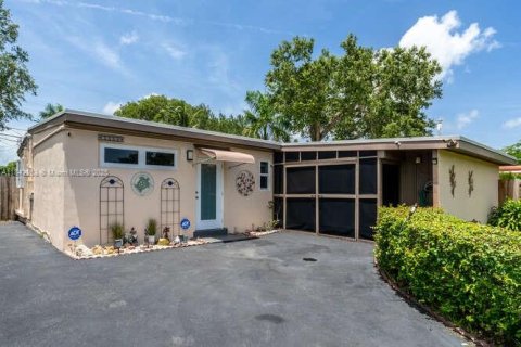 Casa en venta en Fort Lauderdale, Florida, 3 dormitorios, 135.27 m2 № 1836345 - foto 1