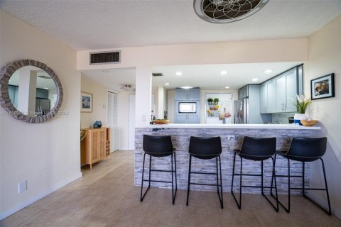 Condominio en venta en Hallandale Beach, Florida, 2 dormitorios, 130.06 m2 № 1857107 - foto 4