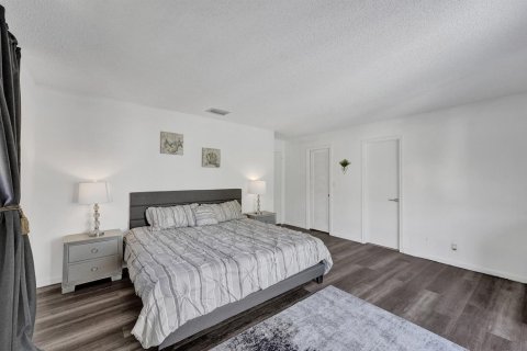 Villa ou maison à vendre à Hallandale Beach, Floride: 2 chambres, 118.08 m2 № 2188261 - photo 4