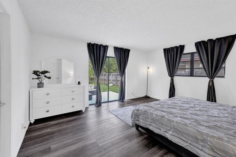 Villa ou maison à vendre à Hallandale Beach, Floride: 2 chambres, 118.08 m2 № 2188261 - photo 2
