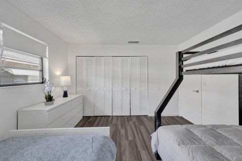 Villa ou maison à vendre à Hallandale Beach, Floride: 2 chambres, 118.08 m2 № 2188261 - photo 15