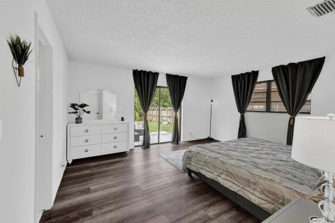 Villa ou maison à vendre à Hallandale Beach, Floride: 2 chambres, 118.08 m2 № 2188261 - photo 12