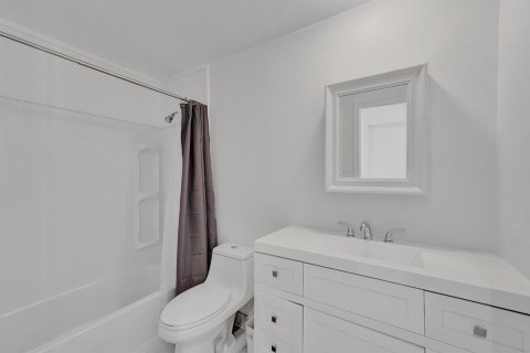 Villa ou maison à vendre à Hallandale Beach, Floride: 2 chambres, 118.08 m2 № 2188261 - photo 17