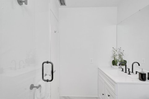 Villa ou maison à vendre à Hallandale Beach, Floride: 2 chambres, 118.08 m2 № 2188261 - photo 9