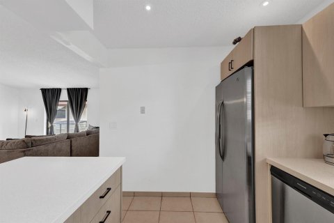 Villa ou maison à vendre à Hallandale Beach, Floride: 2 chambres, 118.08 m2 № 2188261 - photo 29