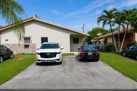 Villa ou maison à Hallandale Beach, Floride 2 chambres, 118.08 m2 № 2188261