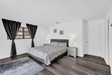 Villa ou maison à vendre à Hallandale Beach, Floride: 2 chambres, 118.08 m2 № 2188261 - photo 5