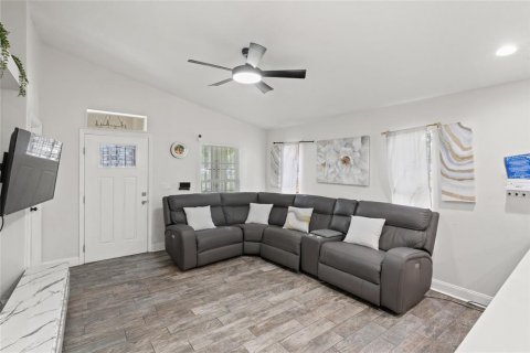 Villa ou maison à vendre à Orlando, Floride: 3 chambres, 113.81 m2 № 2413858 - photo 8