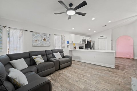 Villa ou maison à vendre à Orlando, Floride: 3 chambres, 113.81 m2 № 2413858 - photo 9