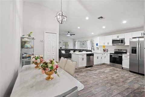 Villa ou maison à vendre à Orlando, Floride: 3 chambres, 113.81 m2 № 2413858 - photo 16