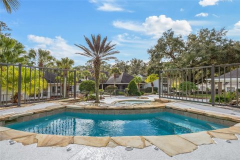 House in Gainesville, Florida 6 bedrooms, 697.7 sq.m. № 1534788 - photo 9