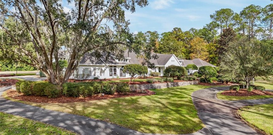 House in Gainesville, Florida 6 bedrooms, 697.7 sq.m. № 1534788