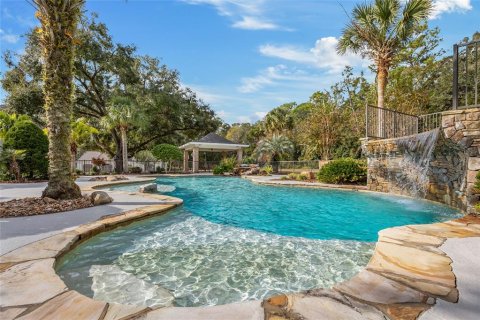 House in Gainesville, Florida 6 bedrooms, 697.7 sq.m. № 1534788 - photo 7