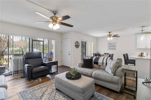 Copropriété à vendre à Sarasota, Floride: 2 chambres, 101.73 m2 № 1716489 - photo 8