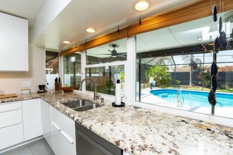 House in Port St. Lucie, Florida 4 bedrooms, 172.8 sq.m. № 2083178 - photo 10