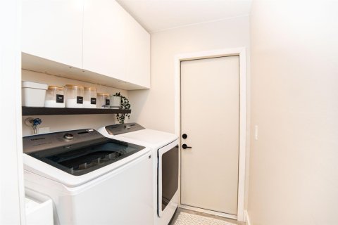 House in Port St. Lucie, Florida 4 bedrooms, 172.8 sq.m. № 2083178 - photo 27