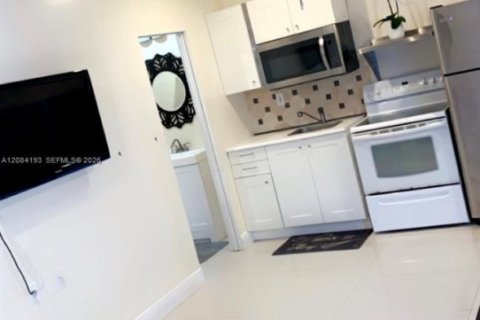 Immobilier commercial à Sunrise, Floride 1 chambre, 144.46 m2 № 2350970