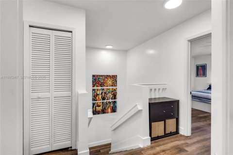 Adosado en venta en Miami, Florida, 3 dormitorios, 144.74 m2 № 1993774 - foto 19