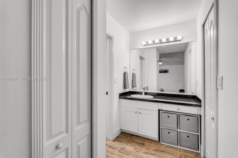 Adosado en venta en Miami, Florida, 3 dormitorios, 144.74 m2 № 1993774 - foto 22