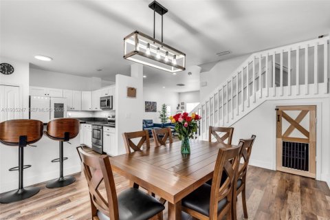 Adosado en venta en Miami, Florida, 3 dormitorios, 144.74 m2 № 1993774 - foto 12