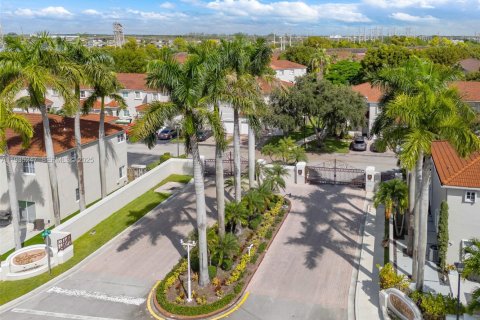 Adosado en venta en Miami, Florida, 3 dormitorios, 144.74 m2 № 1993774 - foto 4
