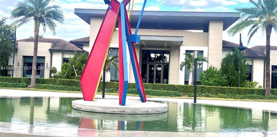 Кондоминиум с 2 спальнями в Дорал, Флорида № 2004941