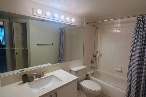 Apartment in Aventura, Florida 1 bedroom, 69.68 sq.m. № 1887329 - photo 11