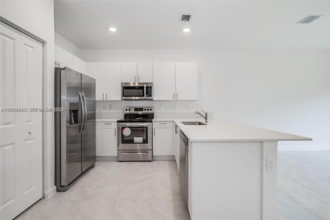 Touwnhouse à vendre à Homestead, Floride: 3 chambres, 157.47 m2 № 2170986 - photo 4