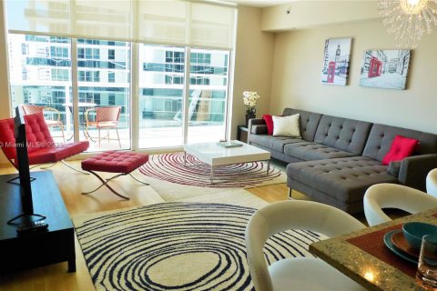 Condominio en alquiler en Hallandale Beach, Florida, 1 dormitorio, 75.34 m2 № 1938036 - foto 5