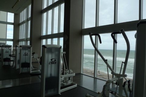 Condominio en alquiler en Hallandale Beach, Florida, 1 dormitorio, 75.34 m2 № 1938036 - foto 15