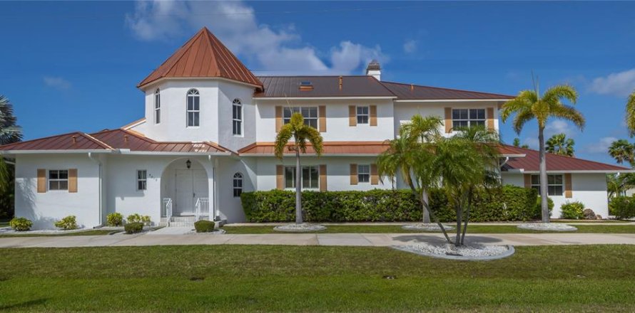 Villa ou maison à Punta Gorda, Floride 3 chambres, 467.58 m2 № 2418398