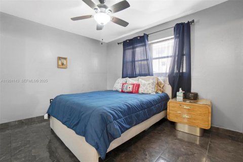 Condominio en venta en Hialeah, Florida, 2 dormitorios, 76.09 m2 № 2034656 - foto 16