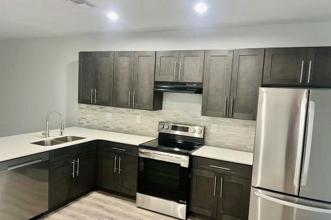 Apartamento en alquiler en Kissimmee, Florida, 3 dormitorios, 111.48 m2 № 1918579 - foto 3