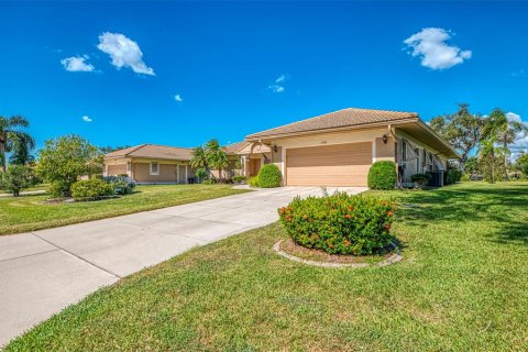 House in Venice, Florida 2 bedrooms, 197.79 sq.m. № 2152064 - photo 7