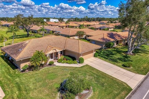 House in Venice, Florida 2 bedrooms, 197.79 sq.m. № 2152064 - photo 6