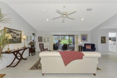 House in Venice, Florida 2 bedrooms, 197.79 sq.m. № 2152064 - photo 12