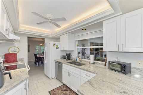 House in Venice, Florida 2 bedrooms, 197.79 sq.m. № 2152064 - photo 25