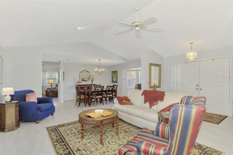 House in Venice, Florida 2 bedrooms, 197.79 sq.m. № 2152064 - photo 15