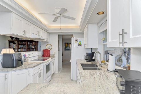 House in Venice, Florida 2 bedrooms, 197.79 sq.m. № 2152064 - photo 23