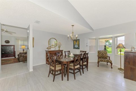 House in Venice, Florida 2 bedrooms, 197.79 sq.m. № 2152064 - photo 17